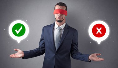 Blindfolded işadamı seçmek çalışıyor