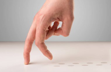 Yürüyen parmak kavramı