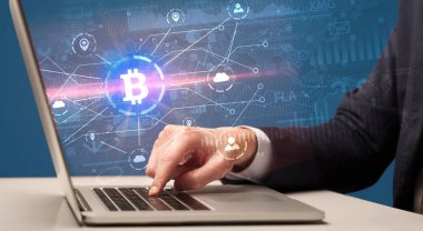 Küresel bitcoin Döviz Kuru kavram kontrol el