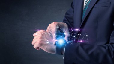 Smartwatch ağ kavramı ile.