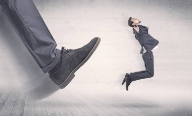 Koca ayak yangın küçük iş adamı