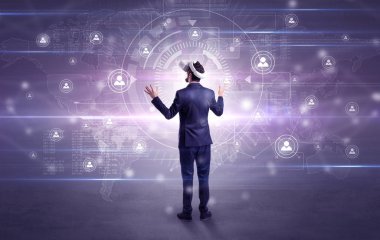 Bağlantı denetimi vj gözlüklü işadamı