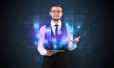 E-posta kavramı ile işadamı ve tablet