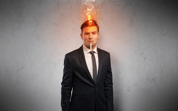 Hombre de negocios enfermo con concepto de cabeza ardiente —  Fotos de Stock