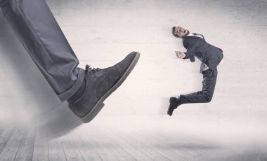 Koca ayak yangın küçük iş adamı