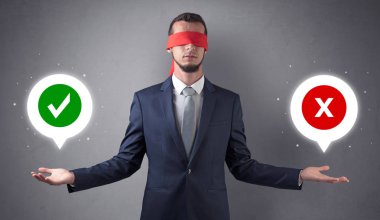 Blindfolded işadamı seçmek çalışıyor