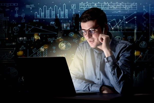 Businessman in the office at night — Stock Photo, Image