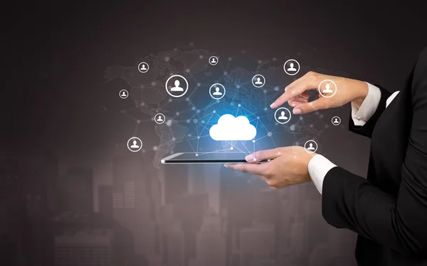 Cloud en connectiviteit concept op een Tablet PC — Stockfoto