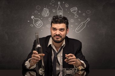 Doodle alkol şişeleri konsepti ile sarhoş adam