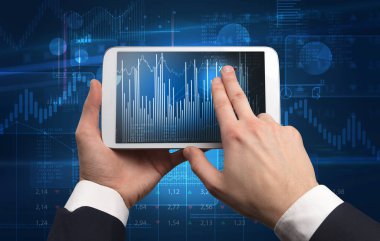 Tablet kullanma ve mali rapor kavramı kontrol el