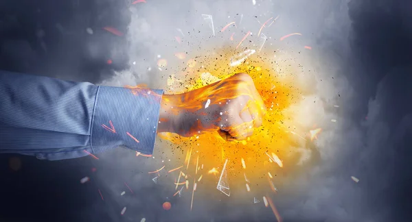 Hand träffar intensiv och utrymmet exploderar — Stockfoto