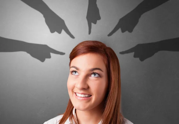 Estudiante con las manos apuntando concepto — Foto de Stock