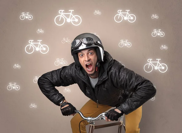Çılgın bisikletçi ile Bisiklet arka planda — Stok fotoğraf