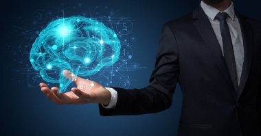 İnsan beyni elinde tutan adam