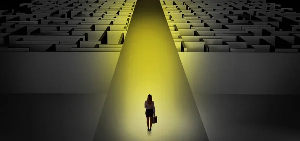 Mulher indo direto em dois labirintos escuros — Fotografia de Stock
