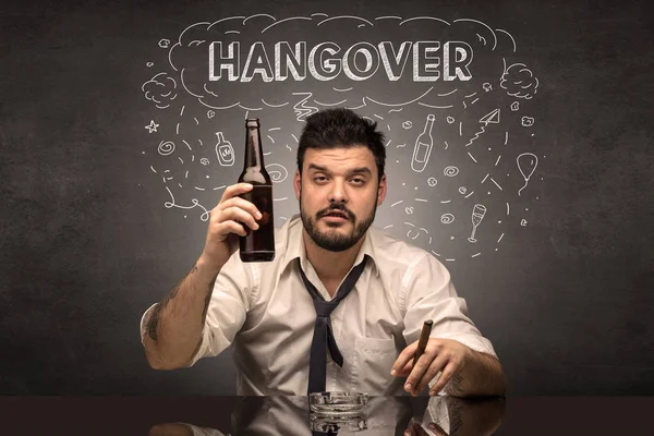 Dronken man met drinken, drugs, kater, alcohol, drugs concept — Stockfoto