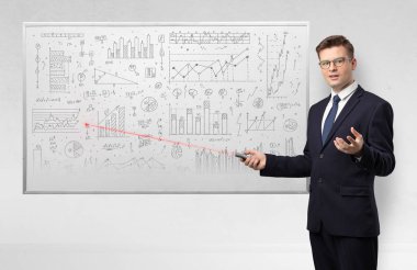 Profesör geometri öğretim beyaz tahta üzerinde 