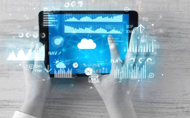 Tablet tutarak ve finantial rapor kavramı kontrol el