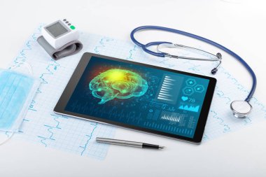 Tablet beyin işlevselliği konsepti ile tanılama