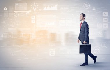 İşadamı ile veritabanı kavramı yürüyüş