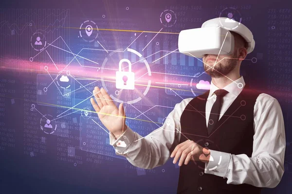 Людина з VR окулярами, що розблоковують концепцію 3D мережі — стокове фото