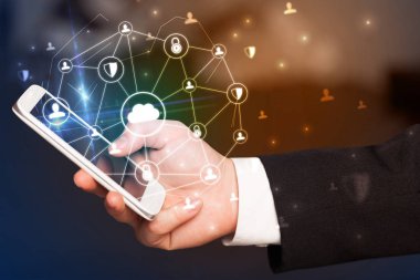 El telefon merkezi bağlantılı bulut sistem kavramı ile kullanma