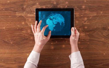 El tutma tablet küresel raporları ve borsa değişim kavramı ile
