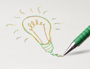 Kalem kağıt üzerine çizim ampul