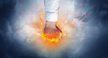 El sayısı yoğun ve ateş yapar