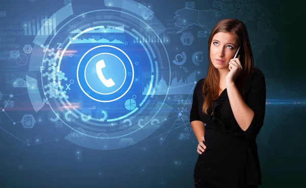 Persona hablando por teléfono con el concepto de llamada — Foto de Stock