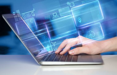 Dizüstü bilgisayar bilgi veritabanı kavramı kullanarak ele