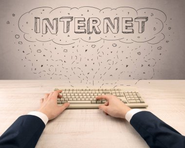 Zarif işadamı el Internet üzerinde çalışma