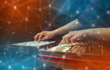 Karıştırma müzik MIDI denetleyicisi bağlantı kavramı ile el