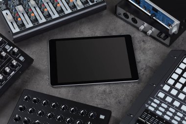 Tablet ve elektronik müzik aletleri 