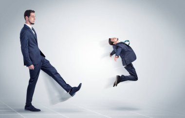 Genç işadamı patron tarafından ateş