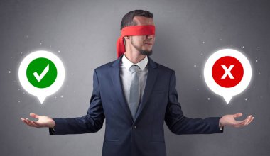 Blindfolded işadamı seçmek çalışıyor