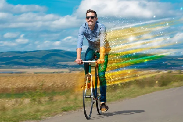 Jonge fietsten in de natuur — Stockfoto