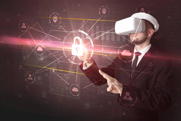 Hombre con gafas VR desbloqueando el concepto de red 3D —  Fotos de Stock