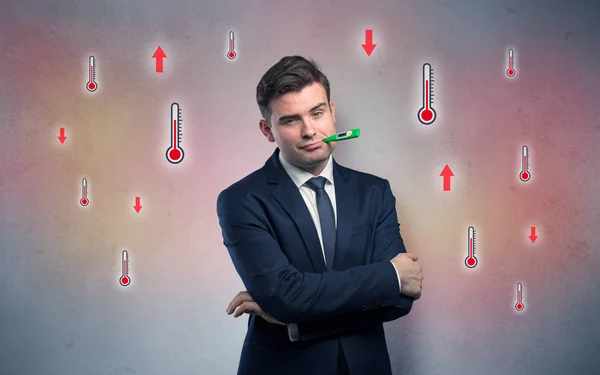 Biznesmen z koncepcją termometr i gorączka — Zdjęcie stockowe