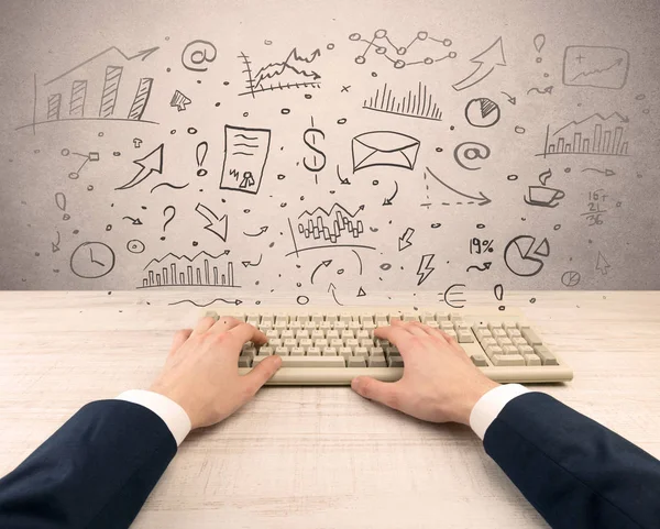 Elegante uomo d'affari digitando a mano con doodle report e concetto grafico — Foto Stock
