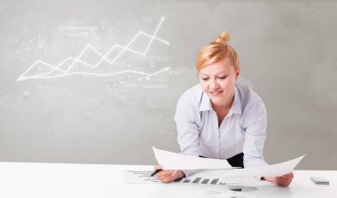 İş kişi mali değişim kavramı ile masada oturuyor