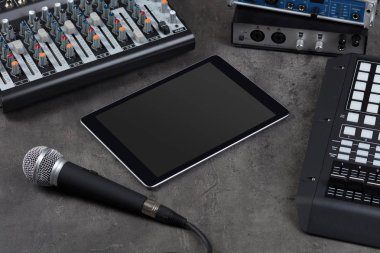 Tablet ve elektronik müzik aletleri 