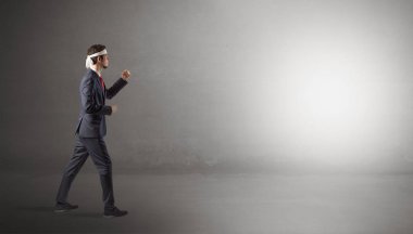 Boş bir alanda mücadele işadamı