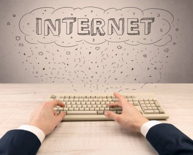 Zarif işadamı el Internet üzerinde çalışma