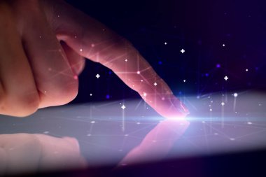 Tablet ağ kavramı ile dokunmadan parmak