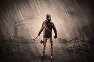 Gaz Maskeli adam yıkıldı ortamında