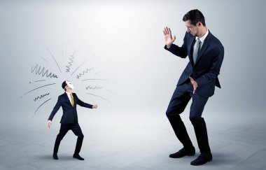 Küçük ve büyük işadamı arasında çatışma