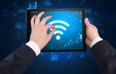 Tablet ile online kavramı kullanarak ele