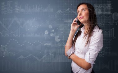 Grafik ve ön raporda ile telefonda konuşan kişi