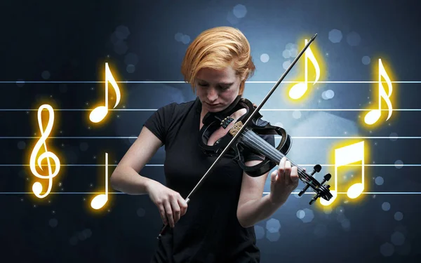 Joven violinista con hoja de música —  Fotos de Stock